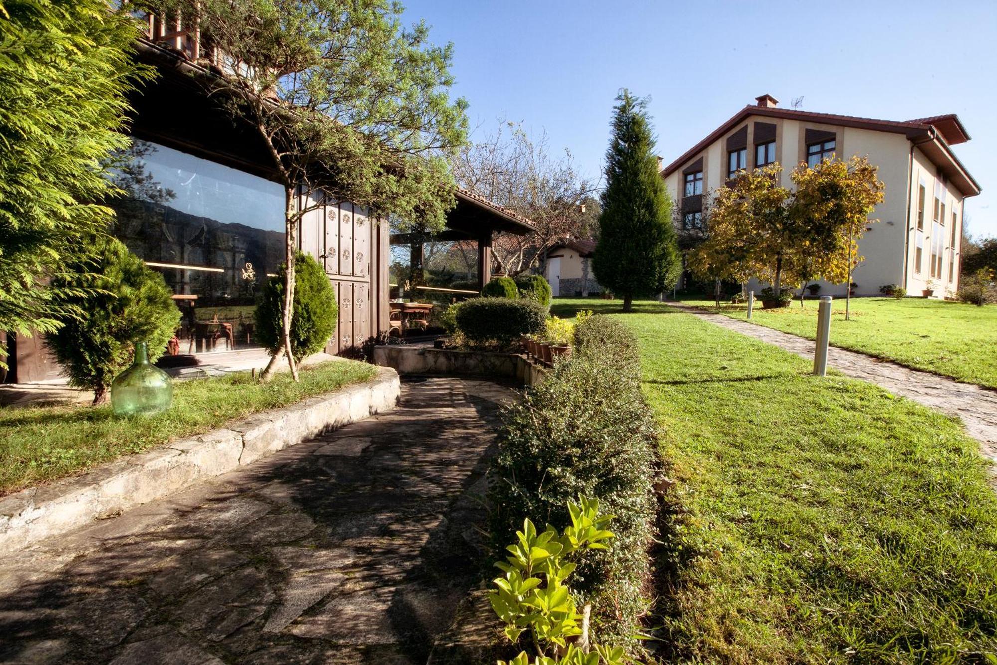Apartamentos Rurales L'Arquera Llanes Kültér fotó