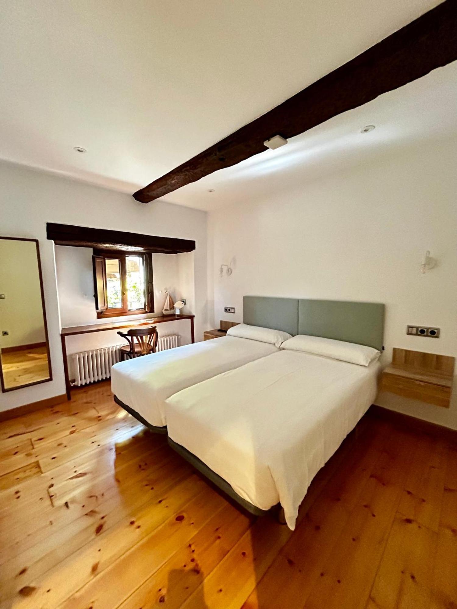 Apartamentos Rurales L'Arquera Llanes Kültér fotó