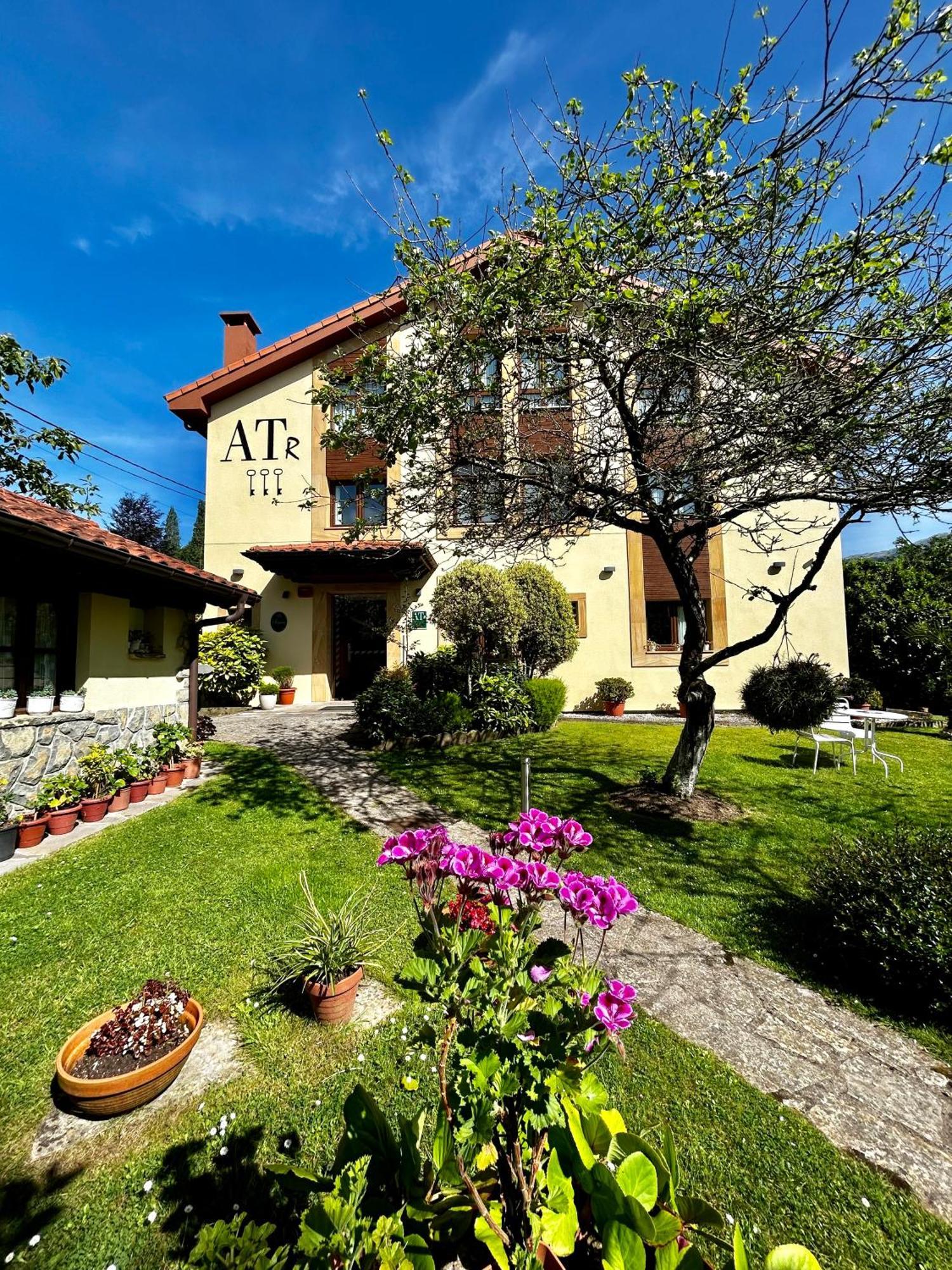 Apartamentos Rurales L'Arquera Llanes Kültér fotó
