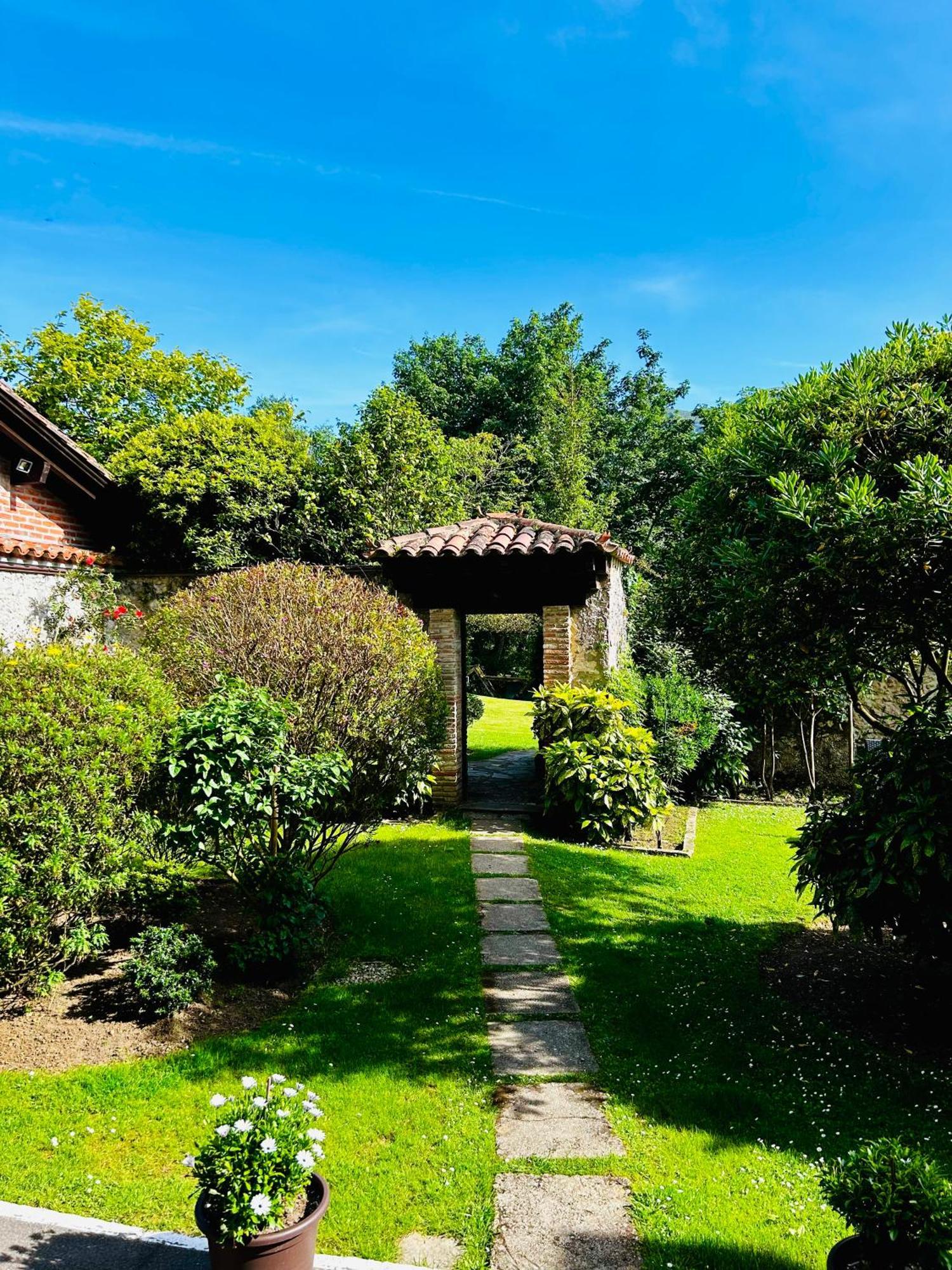 Apartamentos Rurales L'Arquera Llanes Kültér fotó
